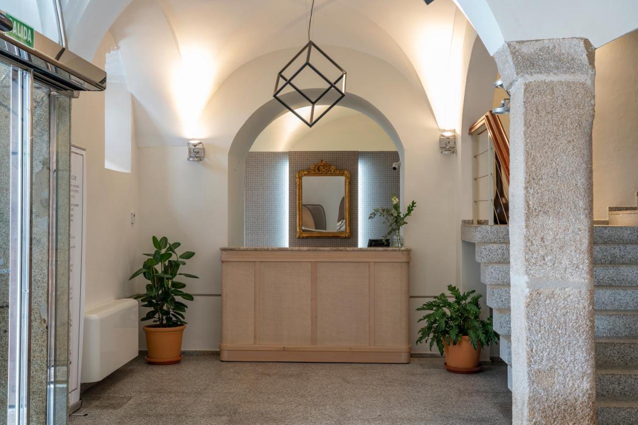Hospes Palacio De Arenales & Spa Caces Eksteriør billede Reception