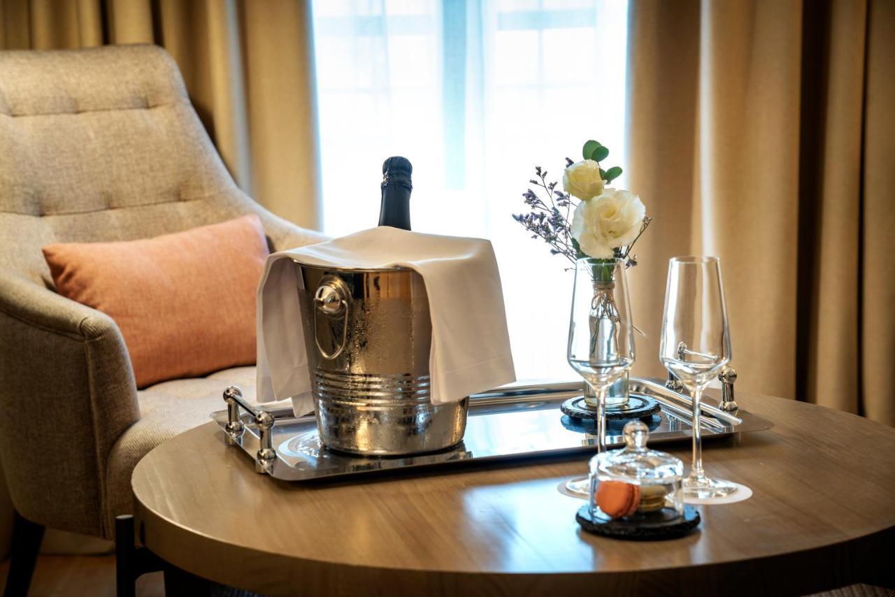 Hospes Palacio De Arenales & Spa Caces Eksteriør billede